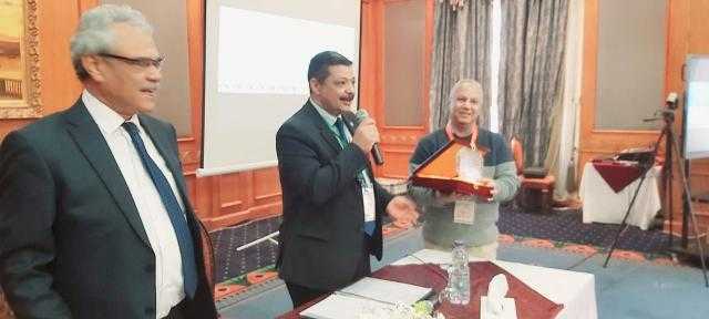 بالصور.. تكريم مدير العلاقات العامة والإعلام بهيئة الطاقة الذرية