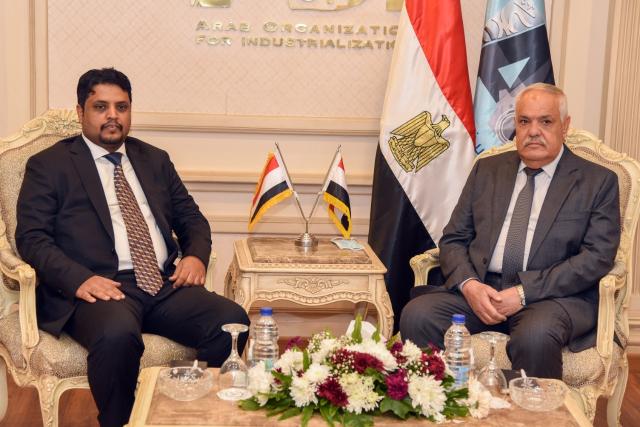 خلال الاجتماع