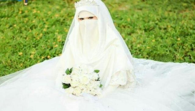 عروس منتقبة