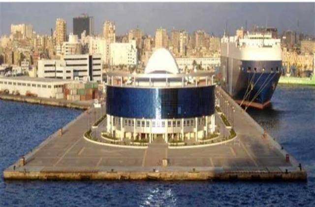 ميناء الإسكندرية يغلق «بوغاز» لحين تحسن الأحوال الجوية
