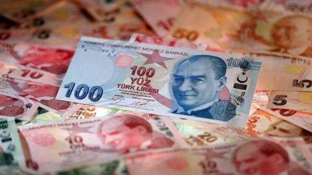 الليرة التركية تهبط أمام الدولار لليوم الخامس على التوالي