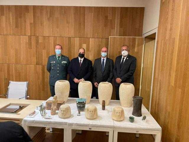 النيابة العامة تنتهي من إجراءات تغليف وشحن القطع الأثرية المستردة من إسبانيا