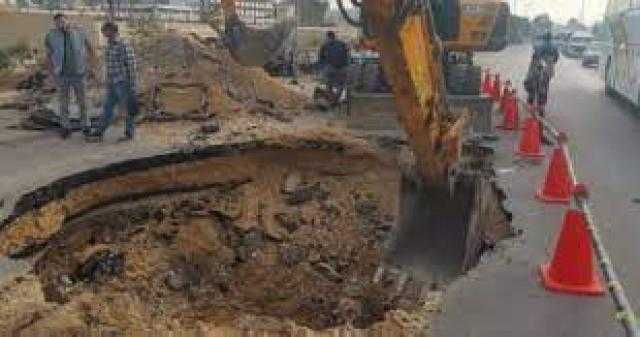 هبوط أرضي وتعطل حركة السيارات بسبب أعمال حفر مترو إمبابة