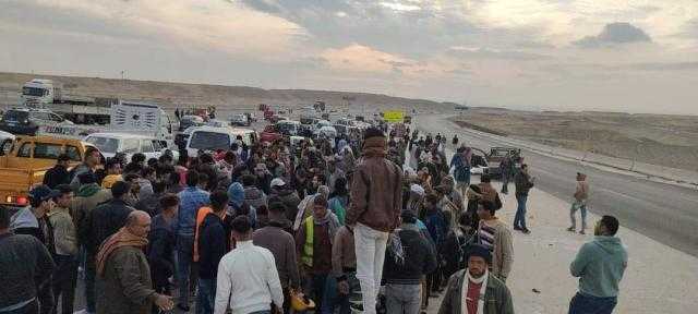 شاهد.. مصرع وإصابة 4 أشخاص في حادث مروع بالطريق الأوسطي