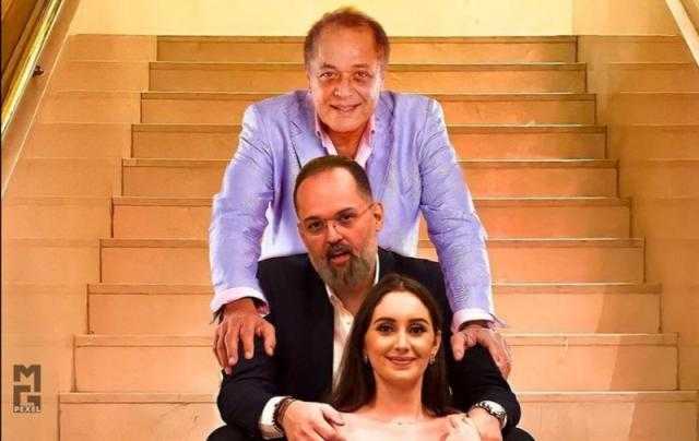 ظهور مفاجئ لـ محمود عبد العزيز في عقد قران نجله بعد 5 سنوات من رحيله