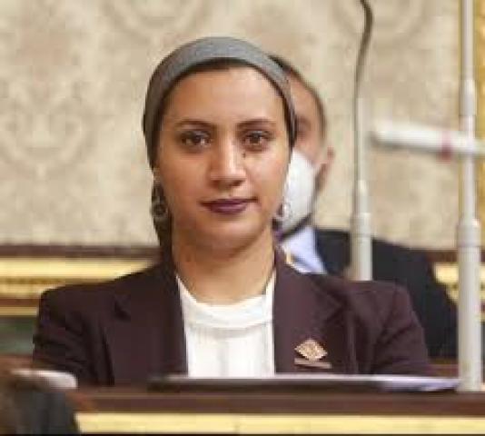 آية مدني