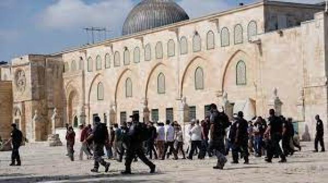اقتحام باحات المسجد الأقصى 