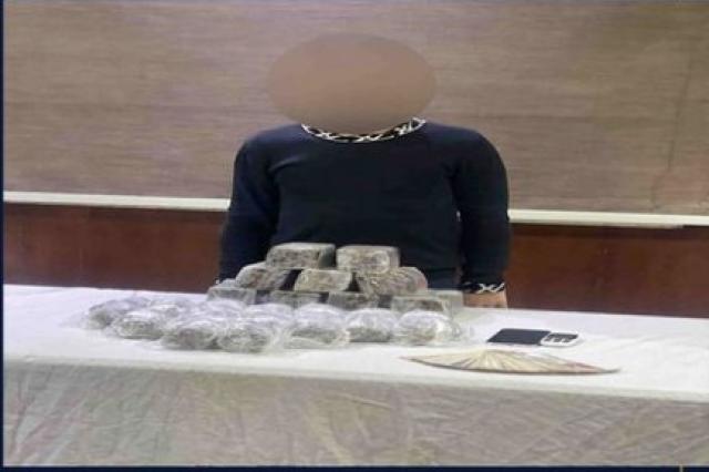 القبض على ديلر الهرم بحوزته 15 كيلو حشيش