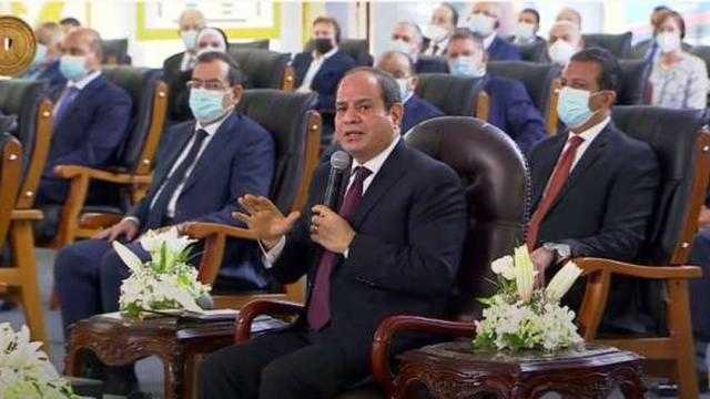 السيسي: «أنا مبخفش من حد خالص ولا بيهمني إلا البلد بس»