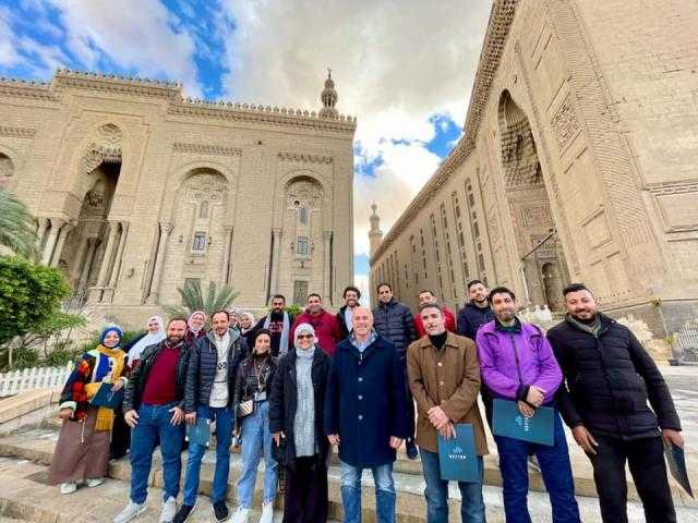 ”السياحة” تنظم دورة تدريبية للعاملين بمسجد السلطان حسن بسوهاج