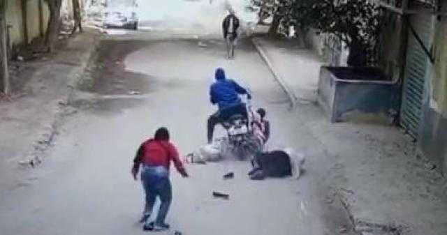 سيدة الشهامة بحلوان تكشف تفاصيل تصديها للمتهم بسحل فتاتين .. فيديو