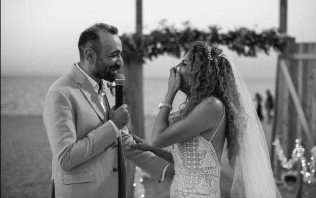 عمرو سلامة لزوجته: «أنتِ الحظ الأهم والإنجاز الألذ»