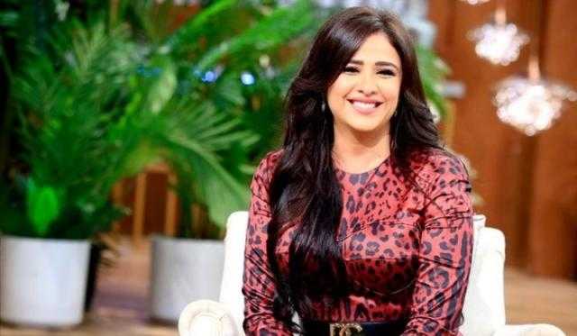 بالصورة.. ياسمين عبد العزيز تهنئ جمهورها بالعام الجديد