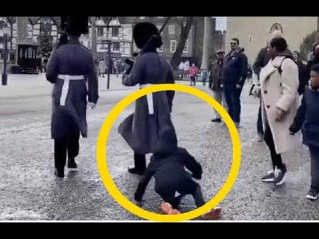 الحرس الملكي البريطاني يدهس طفلا في لندن.. شاهد