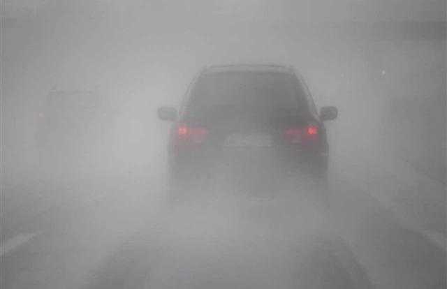 إعادة فتح طريق العين السخنة القطامية عقب تلاشي الشبورة