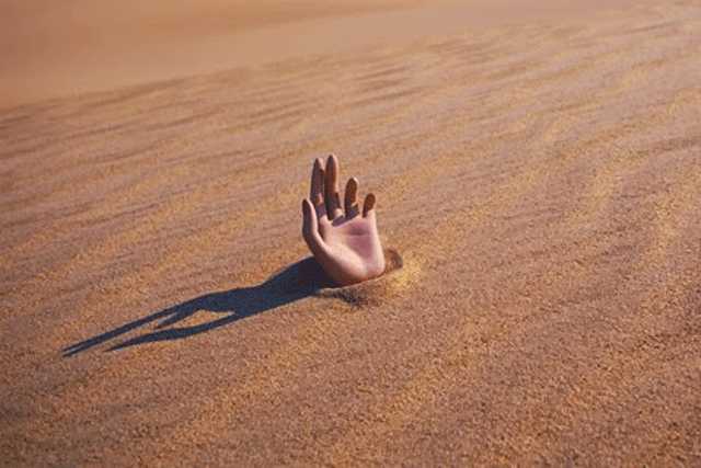 لعنة الذهب.. قتل صديقه ودفنه على طريقة «قابيل وهابيل»