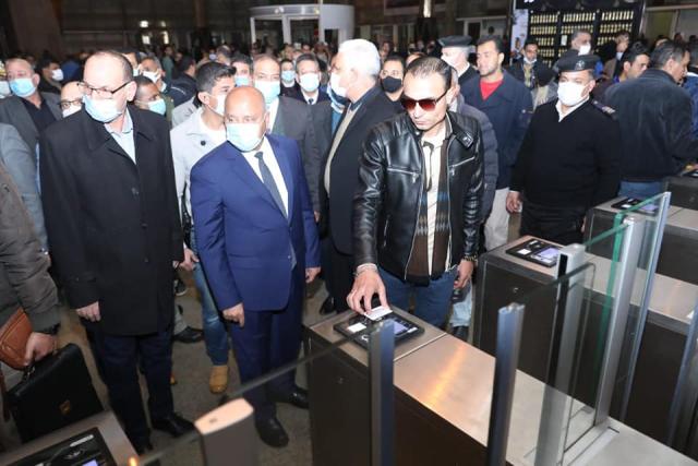 الفريق كامل الوزير في محطة رمسيس