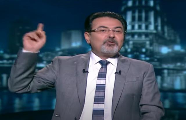 خيري رمضان للسودانيين: «هتدفعوا تمن كل كوباية بتتكسر»