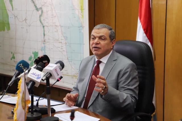 محمد سعفان وزير القوى العاملة 