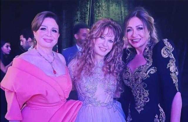 ليلى علوي لـ نيللي وإلهام شاهين: «كل سنة وأنتم منورين حياتنا»