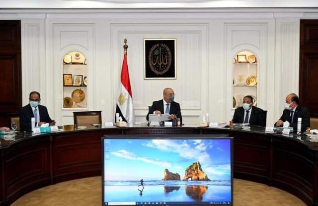 وزير الإسكان خلال الاجتماع