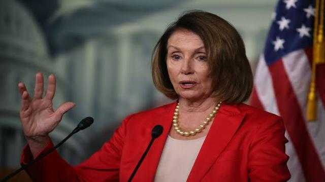 «بيلوسي» تحيي الذكرى الأولى للهجوم على الكابيتول