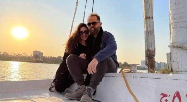 «محمد محمود عبد العزيز وزوجته» يخطفان الأنظار في أول ظهور لهما بعد الزواج