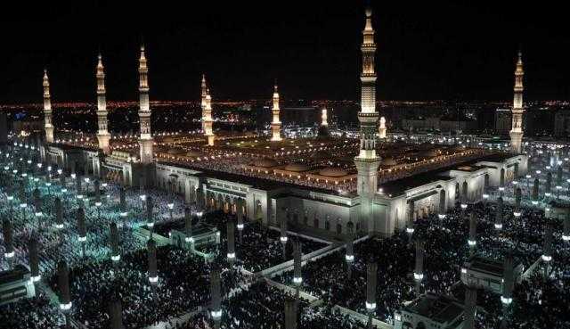 قرار عاجل من السعودية بشأن الصلاة في المسجد النبوي