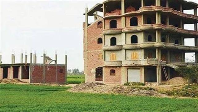 ”الوضع لا يحتمل”.. الحكومة عن التعدي على الأراضي: فقدنا 500 ألف فدان (فيديو)