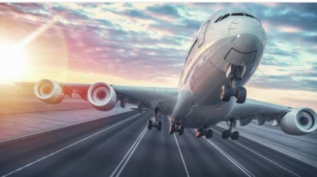 تزامنًا مع الرياح والشبورة.. مطار القاهرة يرفع حالة الطوارئ