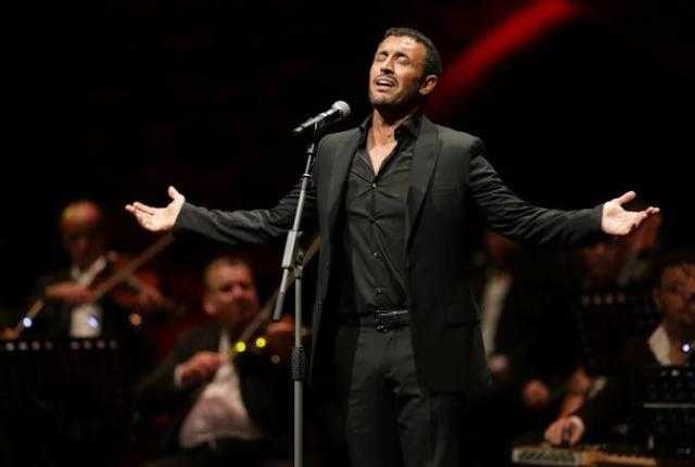 كاظم الساهر يستعد لإحياء أول حفل بعد وفاة شقيقه