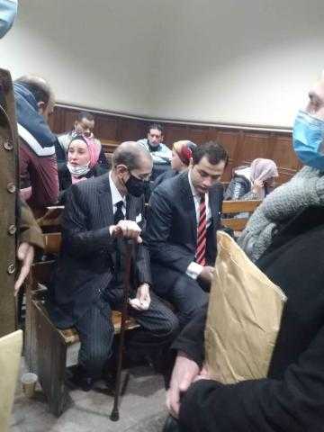بالصور.. وصول فريد الديب محامي حسن راتب وعلاء حسانين إلى المحكمة