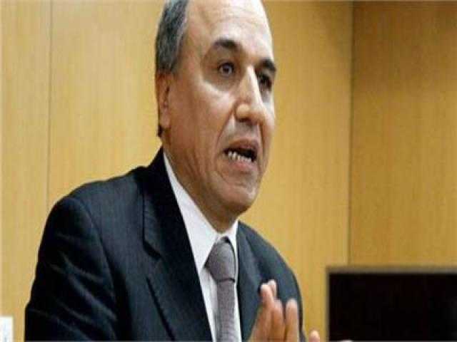 نقيب الصحفيين السابق يفجر مفاجأة عن طلبات التسجيل لحضور «منتدى الشباب»