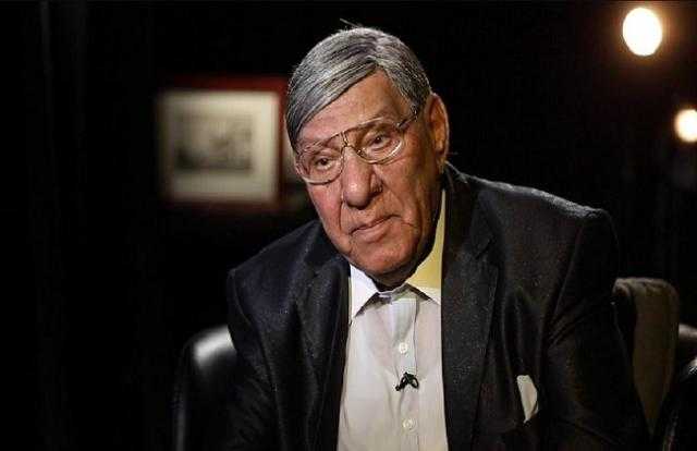 مفيد فوزي: عمرو دياب مجرد عضلات ولا صوت له