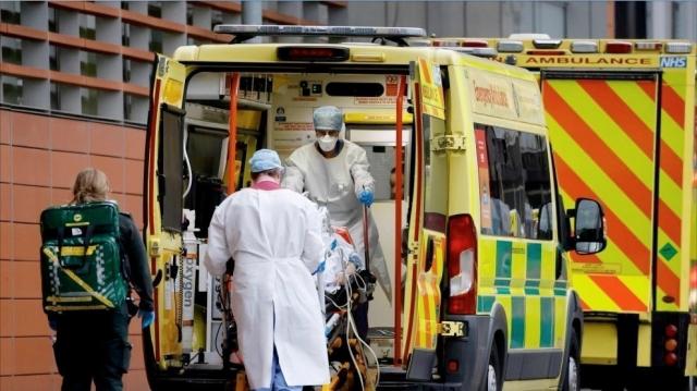 «أوميكرون» يعصف ببريطانيا.. 146 ألف إصابة خلال 24 ساعة