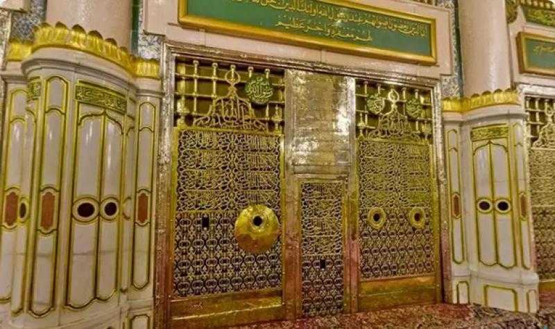 هل رسول الله حي في قبره وصلاتنا تصل إليه؟ علي جمعة يرد بالدليل