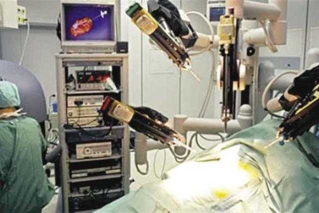 لأول مرة بمصر.. تفاصيل إجراء أول جراحة سمنة باستخدام «الروبوت»