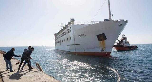 «ميناء الطور» يستقبل ثاني سفينة تجارية قادمة من الصومال