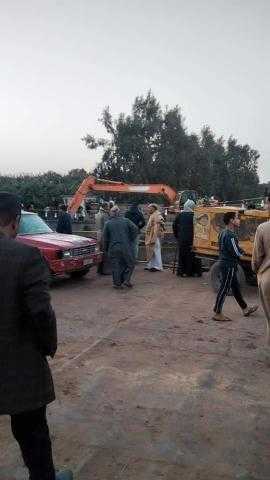 سقوط سيارة ربع نقل في النيل بمنشأة القناطر محملة بالعمال