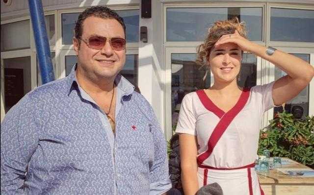 شاهد.. عائشة بن أحمد برفقة مراد مكرم من كواليس «لون البحر»