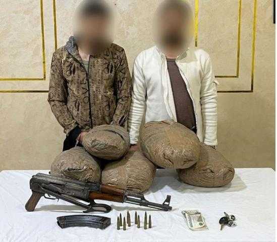 سقوط عاطلين قبل بيع 40 كيلو بانجو وبحوزتهما بندقية في بلبيس