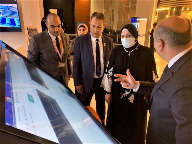 وزيرة التجارة داخل جناح هيئة التنمية الصناعية