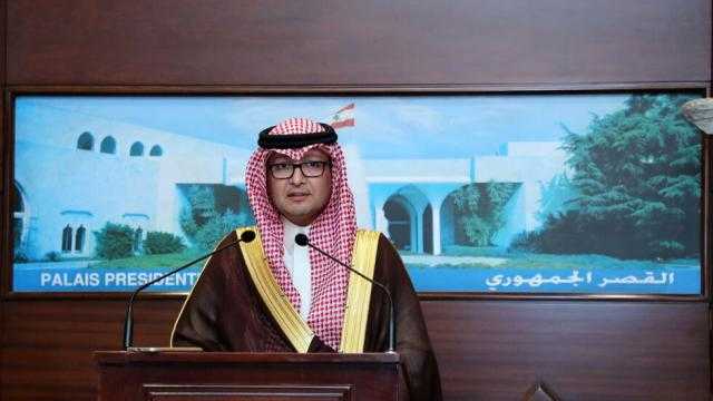 سفير السعودية في لبنان يشن هجومًا ناريًا على حزب الله