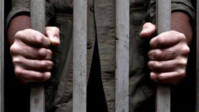 إخلاء سبيل المتهم بالتعدي بالساطور على مدير مدرسة بالمنيا