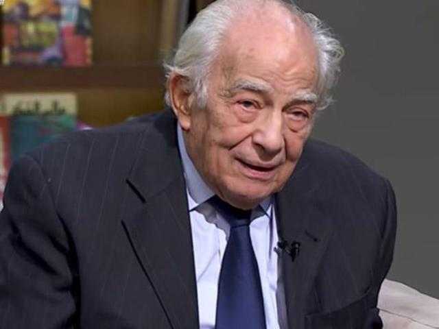 بسبب المواريث.. نظر دعوى ابنة الفنان رشوان توفيق ضد والدها غدًا