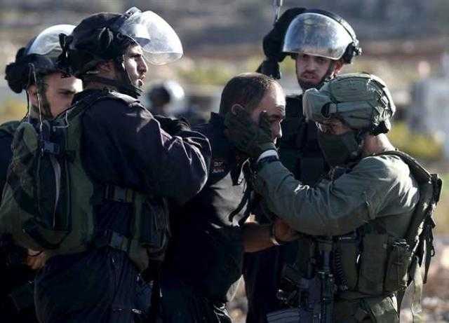 مقتل فلسطيني وإصابة العشرات في مواجهات مع الجيش الإسرائيلي في الضفة الغربية