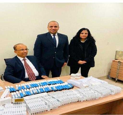 «العلبة بـ 3 آلاف يورو».. ضبط أدوية غالية الثمن مع راكب سعودي في مطار القاهرة