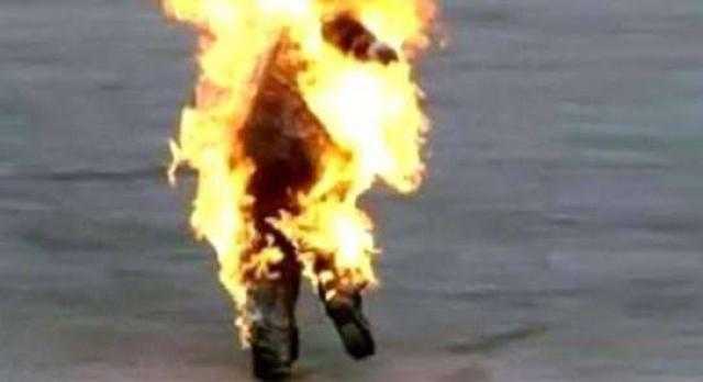 الأهالي تنقذ شاباً معاق ذهنيا أضرم النيران بجسده في العمرانية