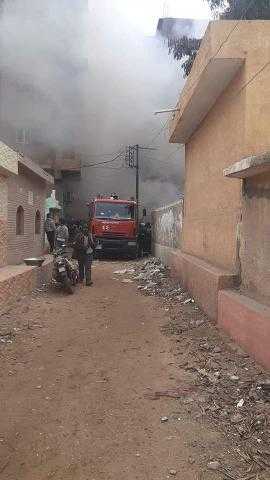 النيابة تحقق في حريق مخزن تابع لمحافظة الشرقية بمقابر منيا القمح