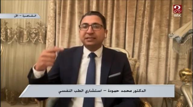 استشاري نفسي: الاكتئاب واضطراب النوم من علامات الإصابة بكورونا (فيديو)